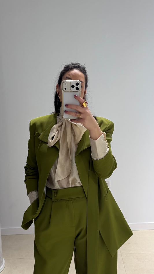 Camisa de lazada manga abullonada