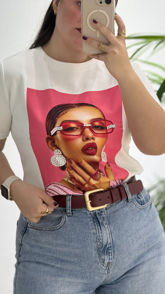 Camiseta con detalles de perlas