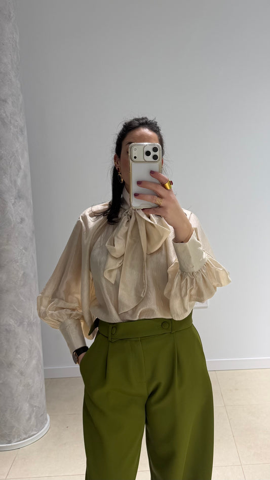 Camisa de lazada manga abullonada