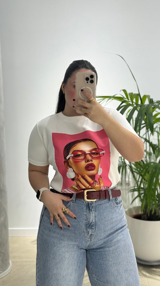 Camiseta con detalles de perlas